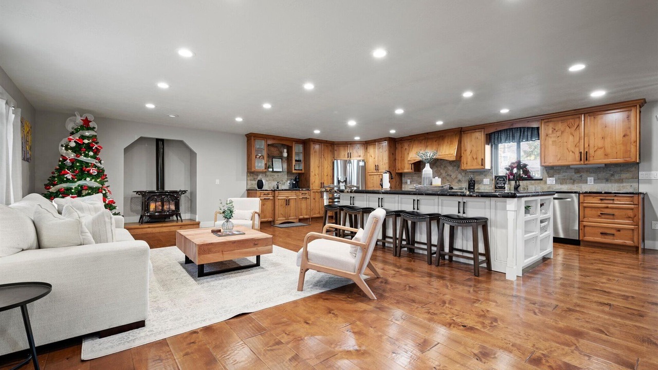 Photo of Livingroom in Woodland Estates