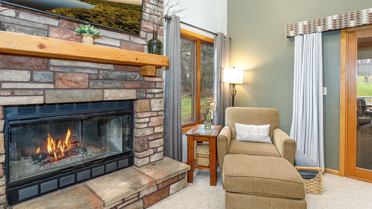 Photo of Livingroom in The Galena Territory