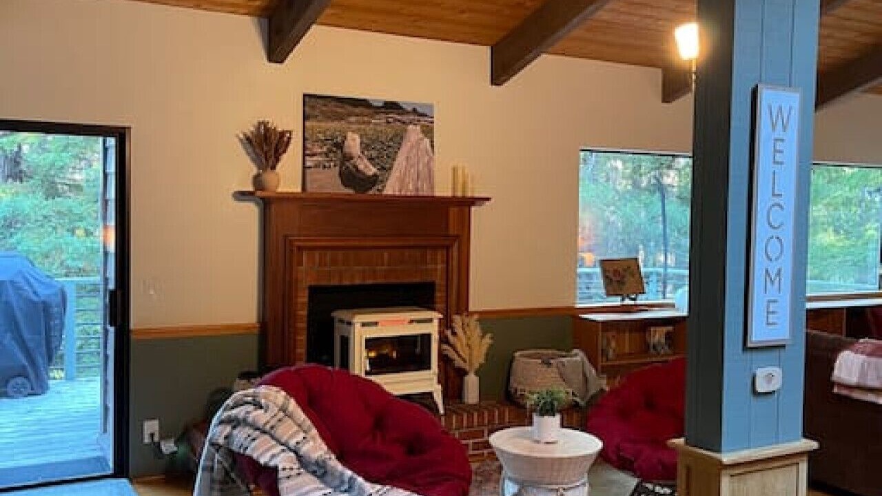 Photo of Livingroom in Gualala