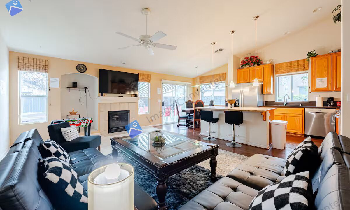 Photo of Livingroom in West Sacramento