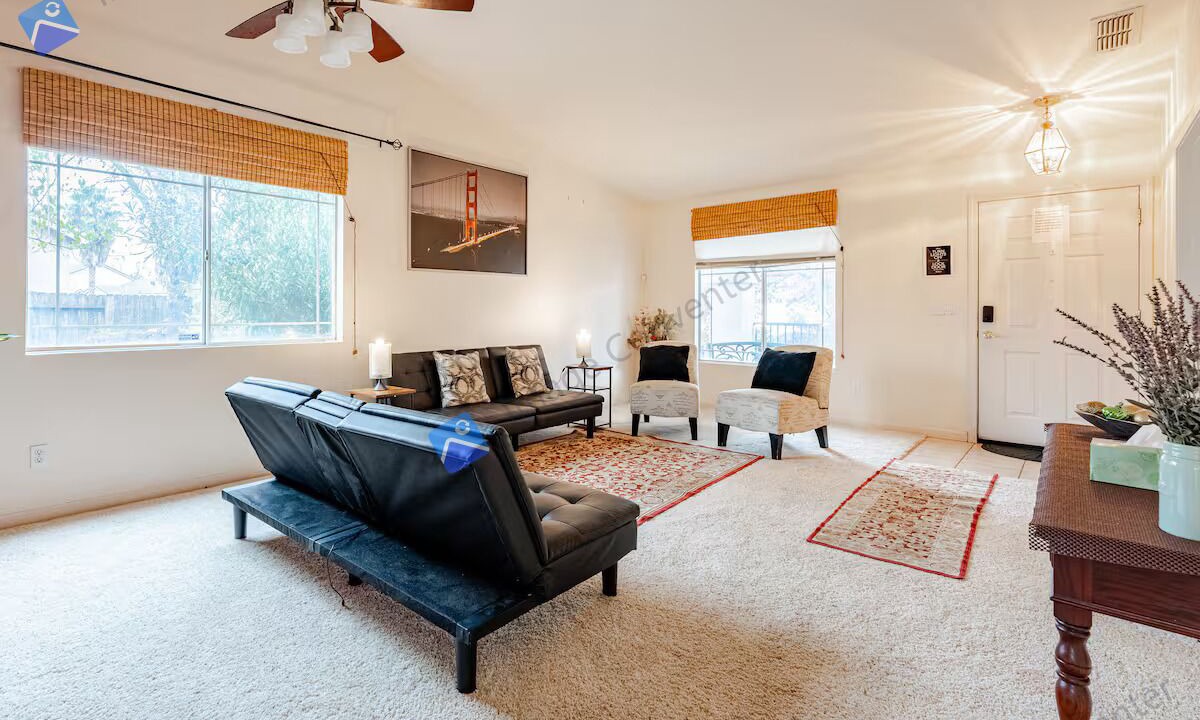 Photo of Livingroom in West Sacramento