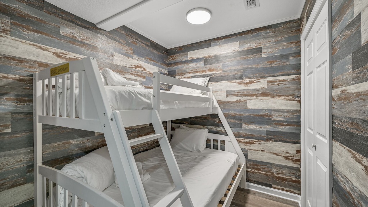 Photo of Bedroom in Scenic Gulf Drive