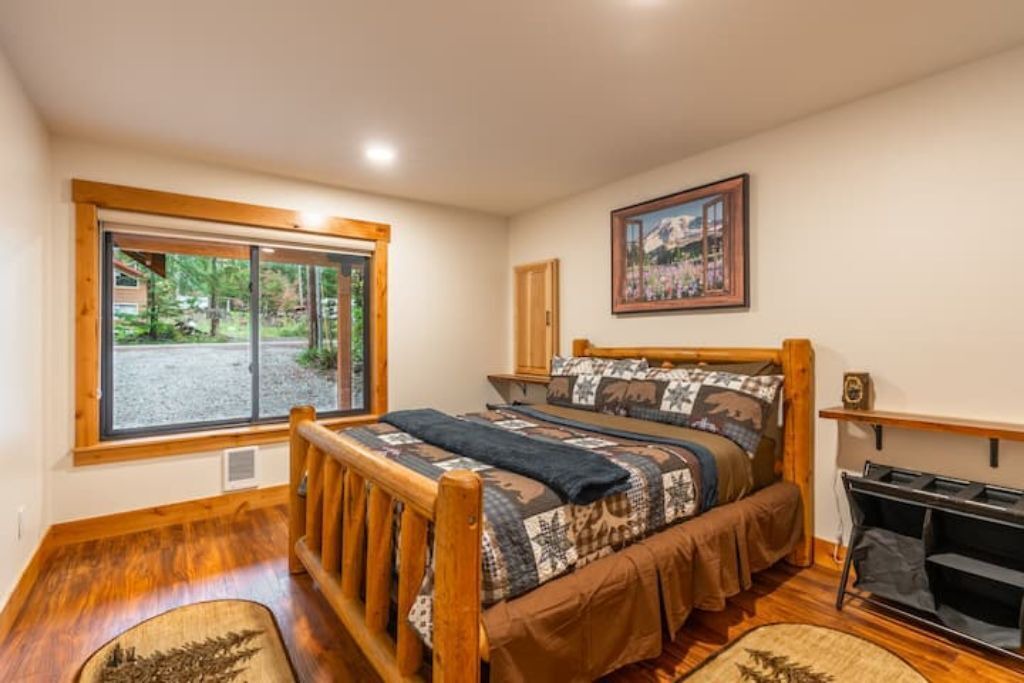 Photo of Bedroom in Paradise Estates