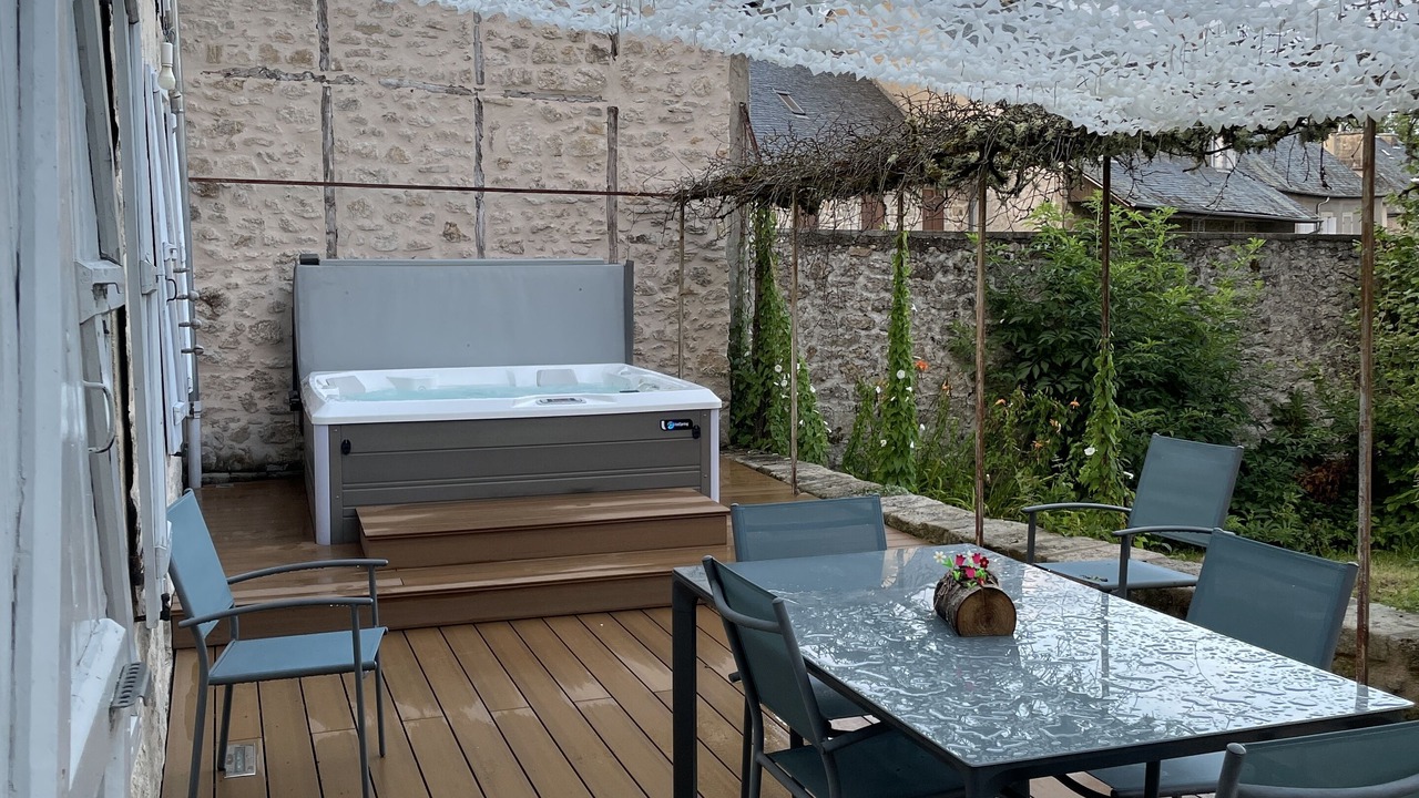 Photo of Outdoor in La Roche-Canillac
