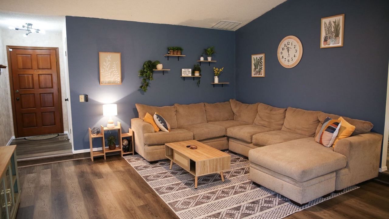 Photo of Livingroom in Broken Arrow