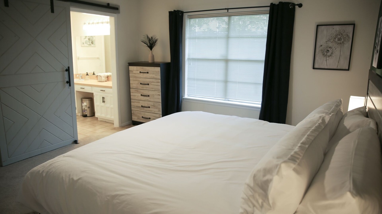 Photo of Bedroom in Broken Arrow