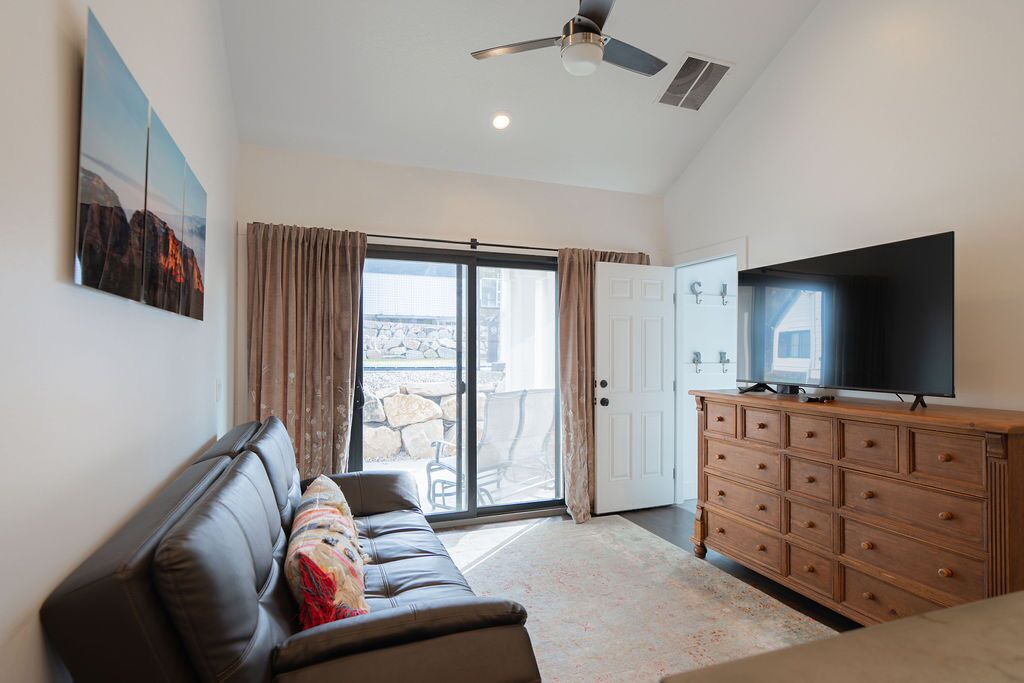 Photo of Livingroom in Bountiful