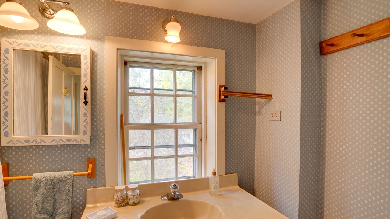 Photo of Bathroom in Canaan