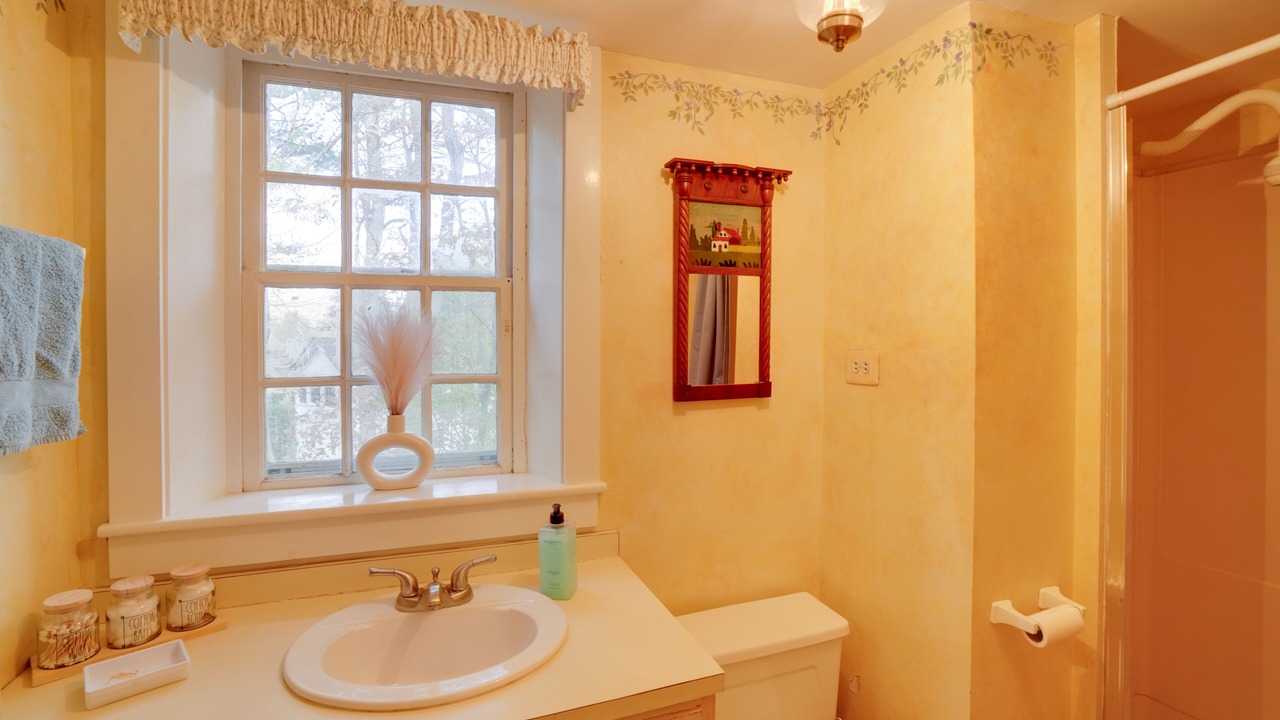 Photo of Bathroom in Canaan