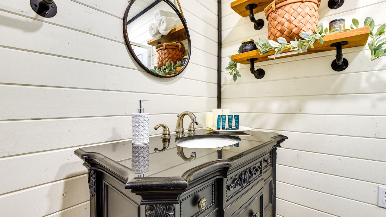 Photo of Bathroom in Thurber