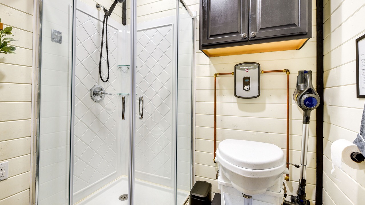 Photo of Bathroom in Thurber