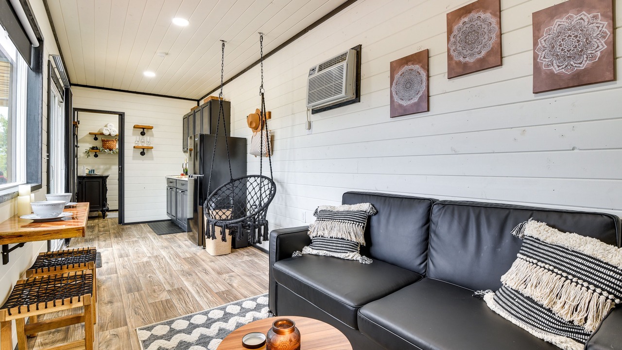 Photo of Livingroom in Thurber