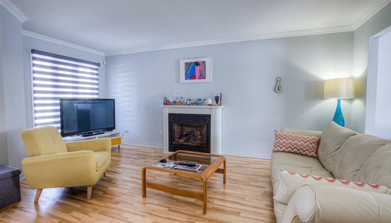 Photo of Livingroom in Dollard-des-Ormeaux