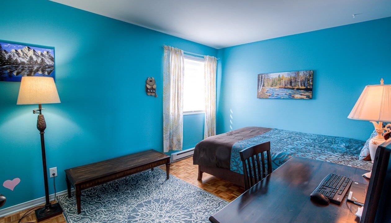 Photo of Bedroom in Dollard-des-Ormeaux