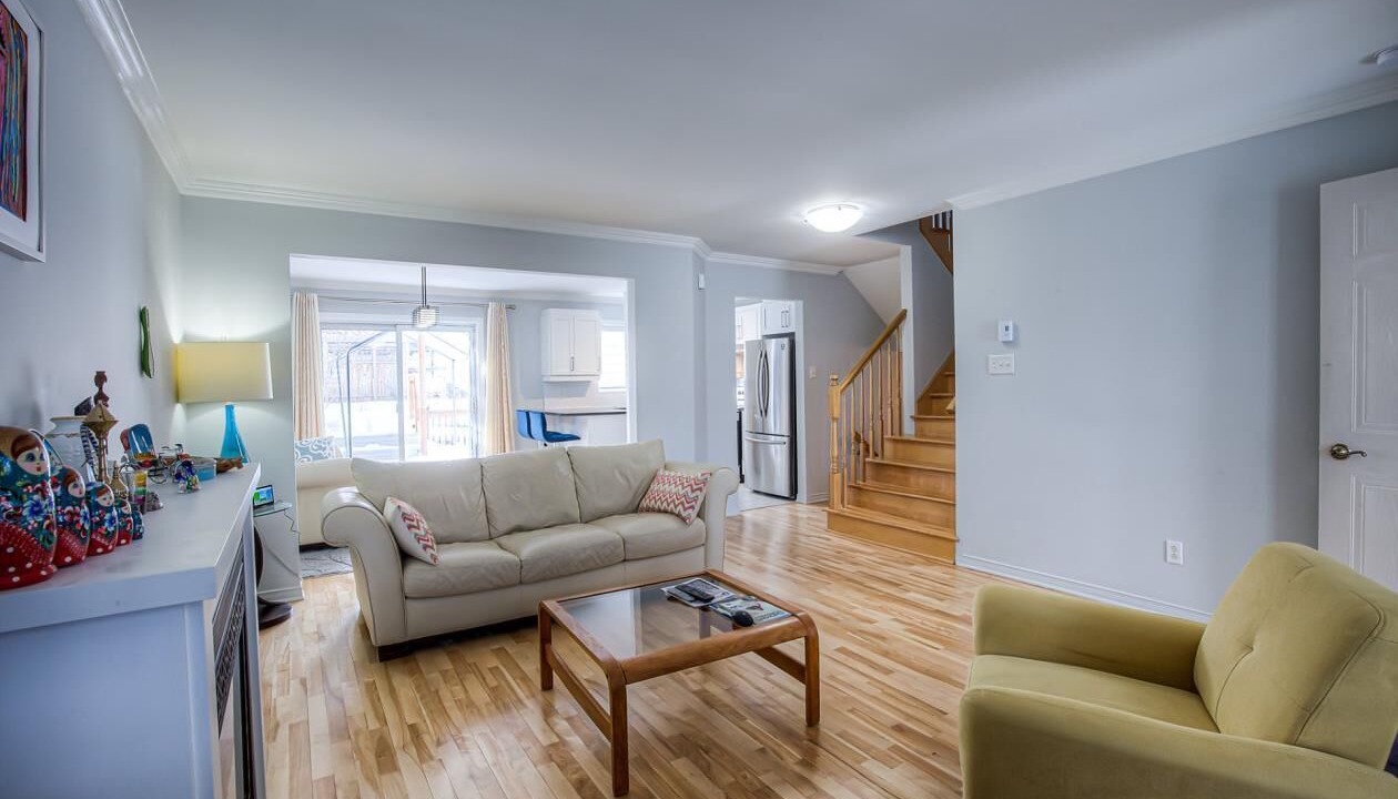 Photo of Livingroom in Dollard-des-Ormeaux