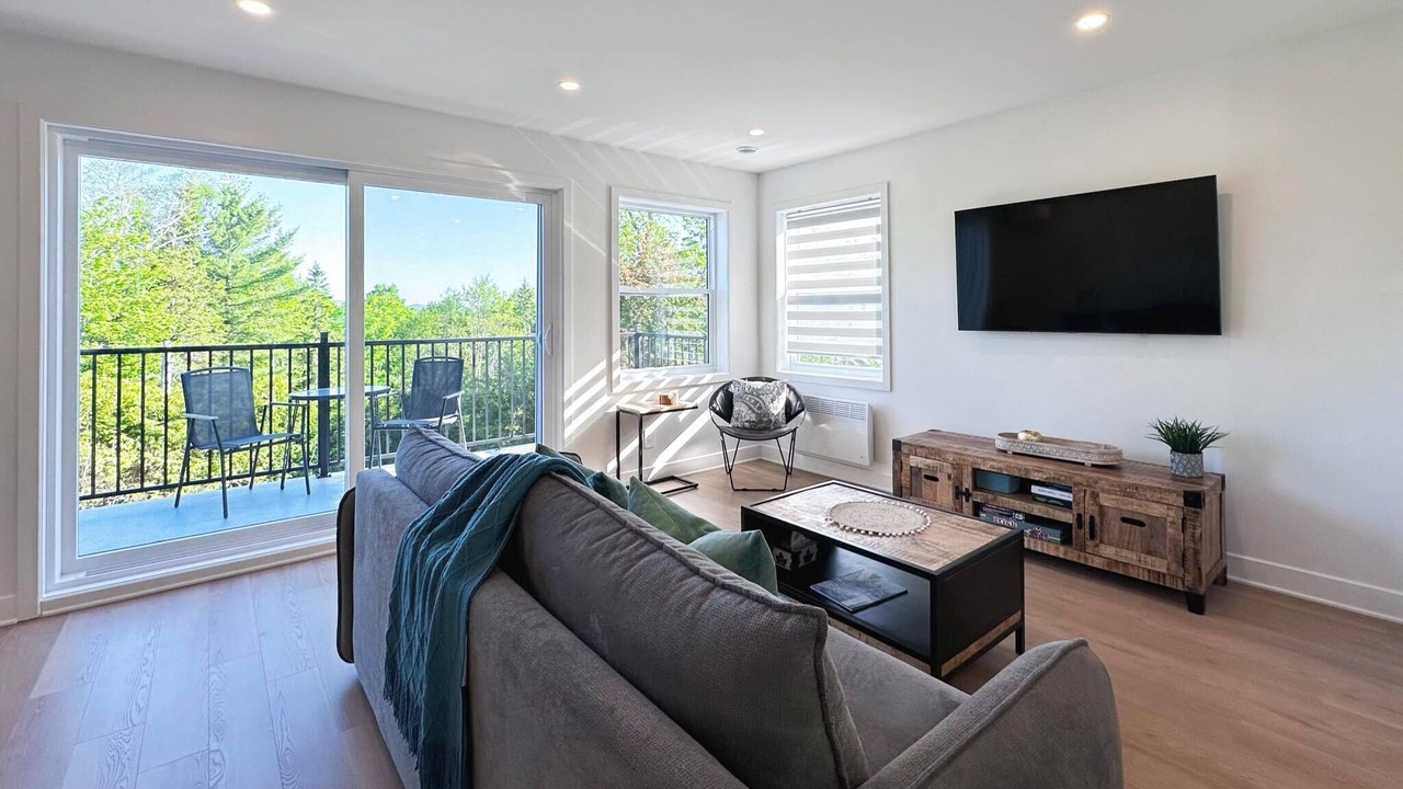 Photo of Livingroom in Saint-Faustin-Lac-Carre
