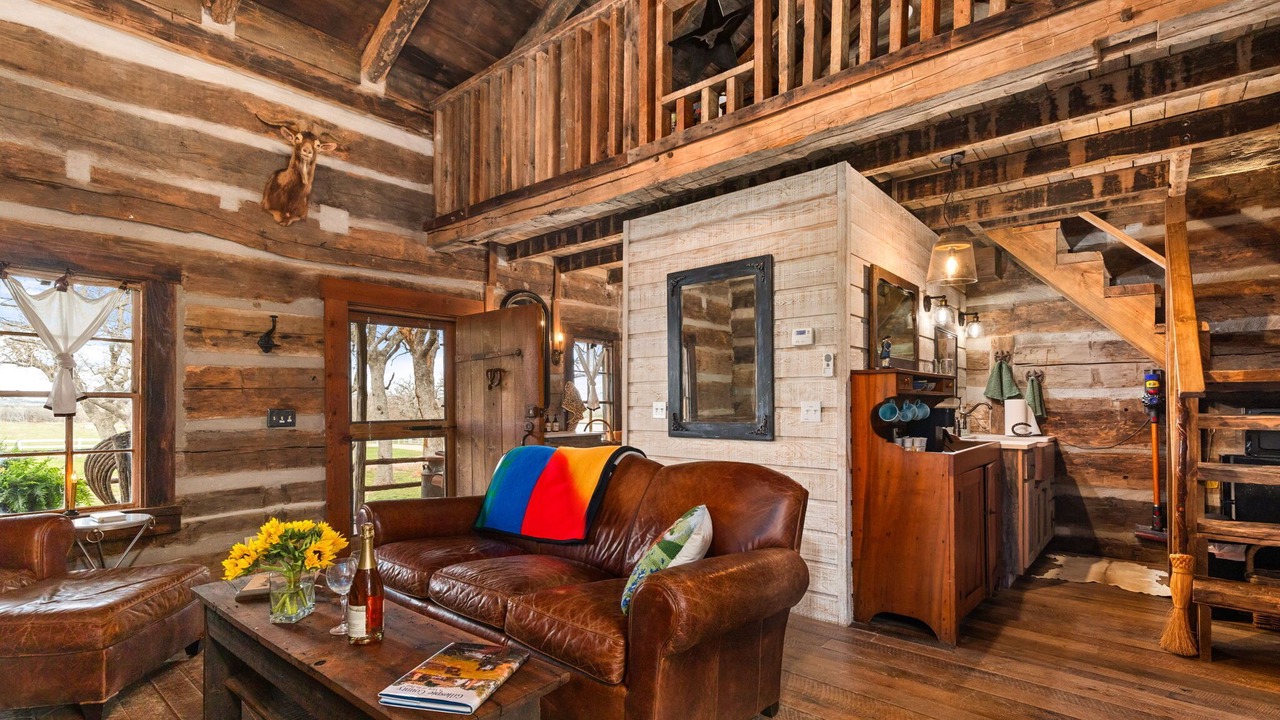 Photo of Livingroom in Fredericksburg