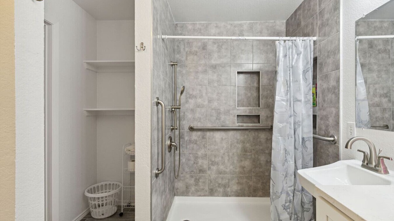 Photo of Bathroom in Royse City