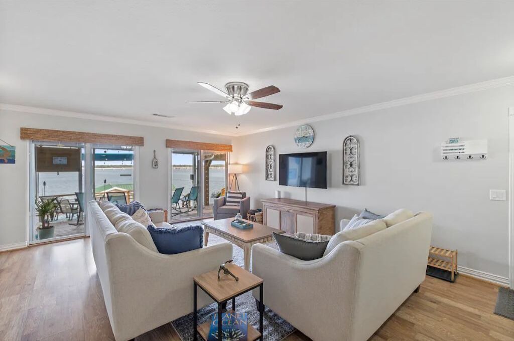 Photo of Livingroom in Enchanted Oaks