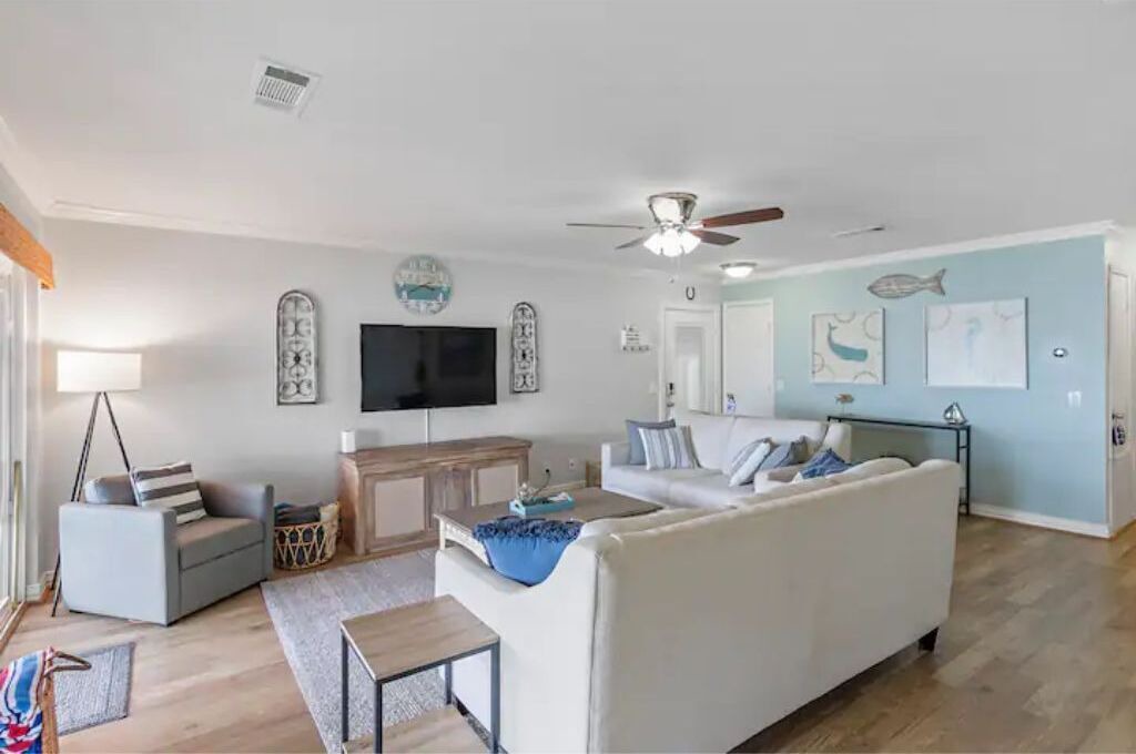 Photo of Livingroom in Enchanted Oaks
