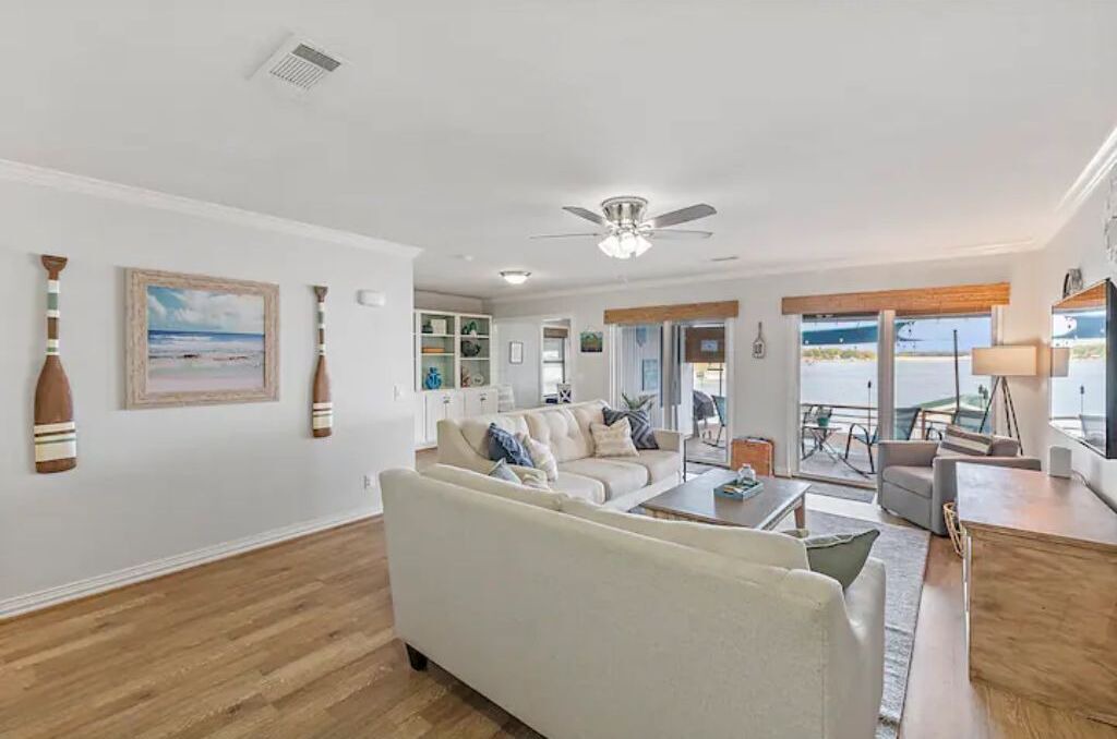 Photo of Livingroom in Enchanted Oaks