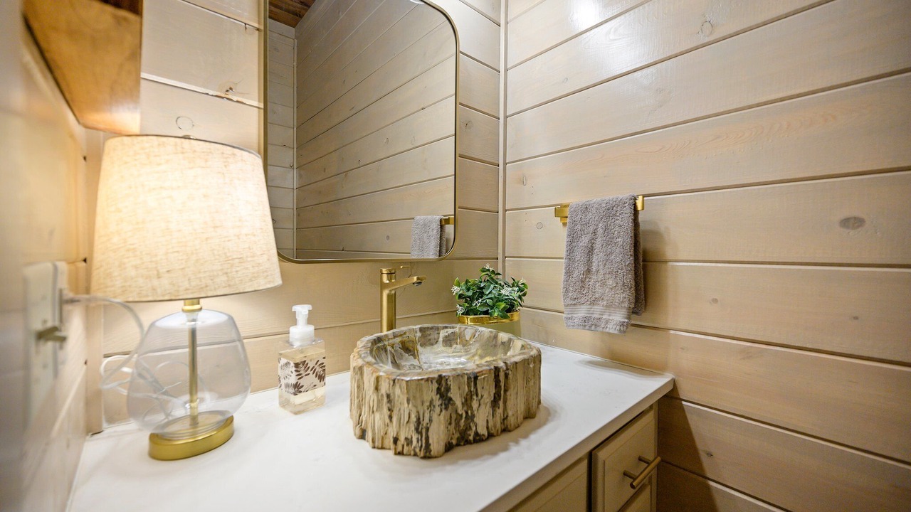 Photo of Bathroom in Broken Bow