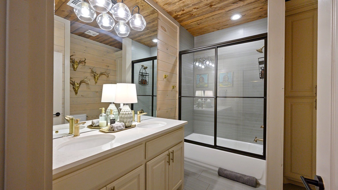 Photo of Bathroom in Broken Bow