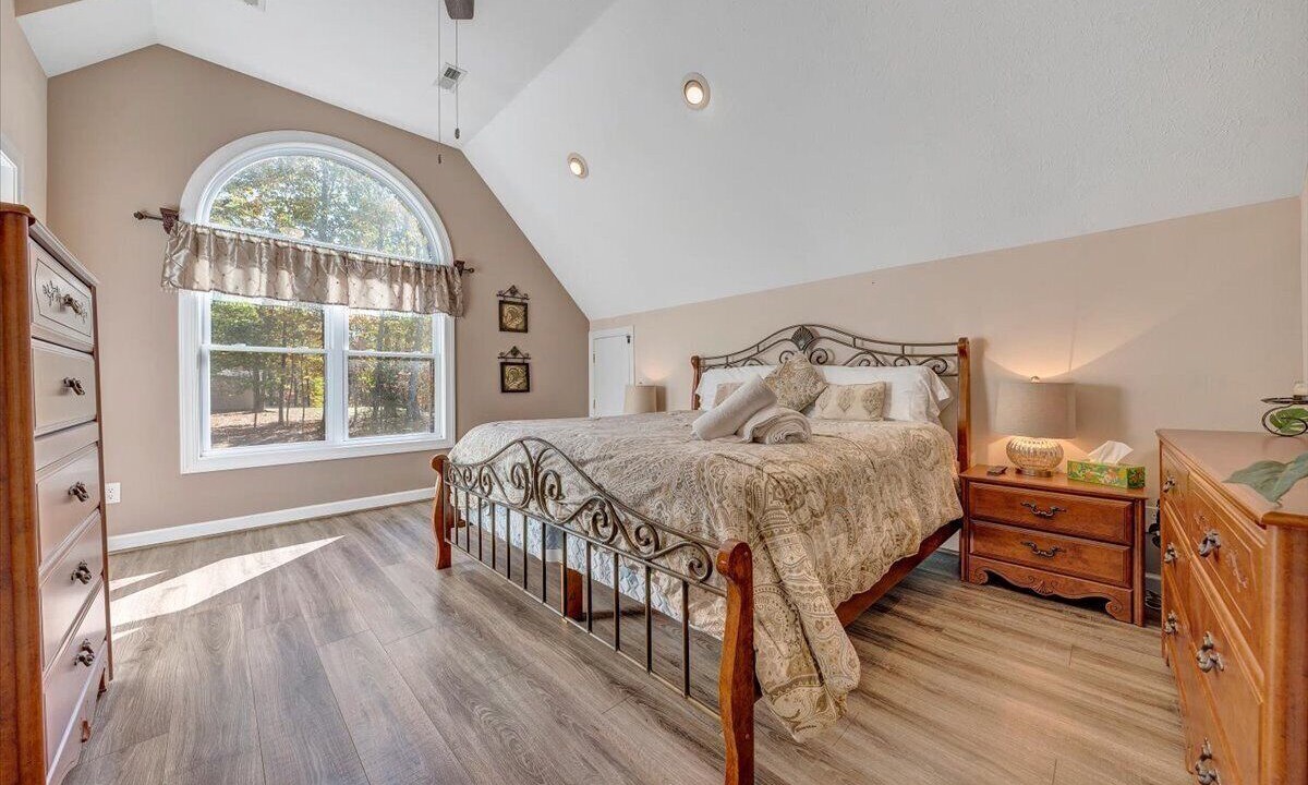 Photo of Bedroom in Smith Mountain Lake