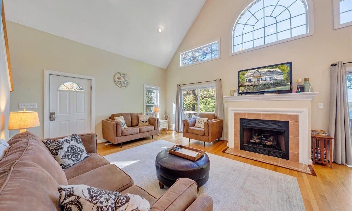 Photo of Livingroom in Smith Mountain Lake
