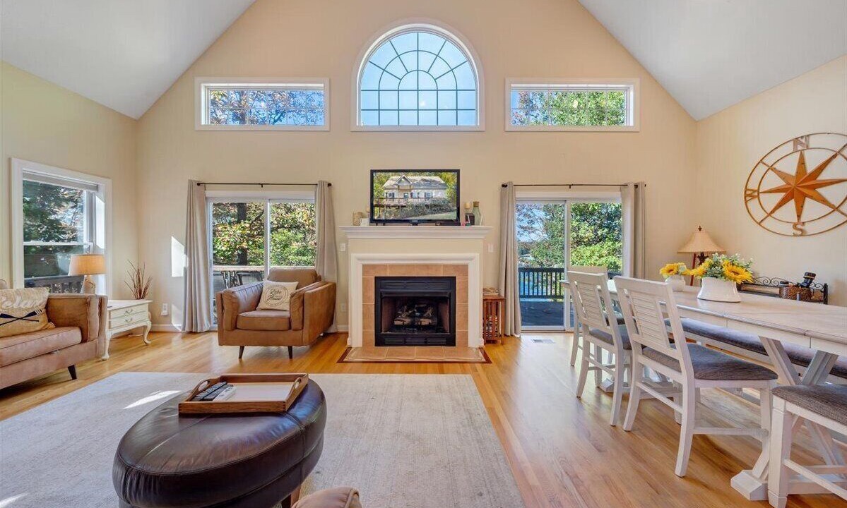 Photo of Livingroom in Smith Mountain Lake