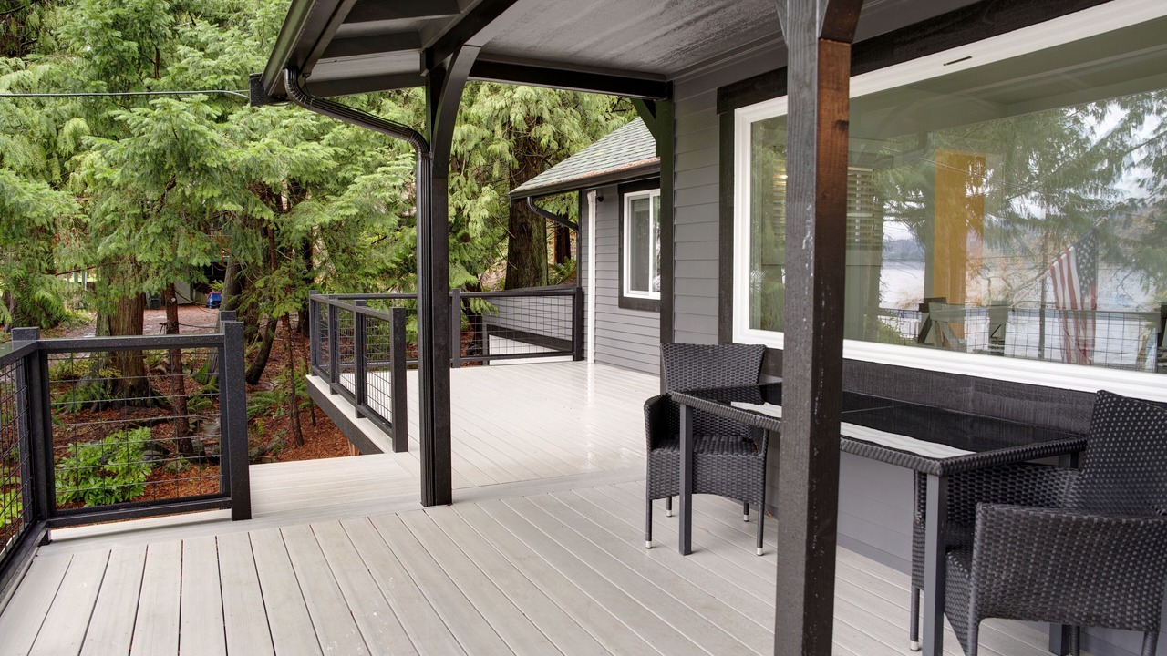 Photo of Patio Balcony in Silver Beach
