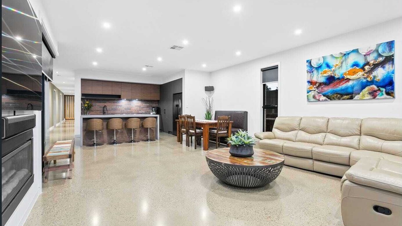 Photo of Livingroom in Semaphore Park