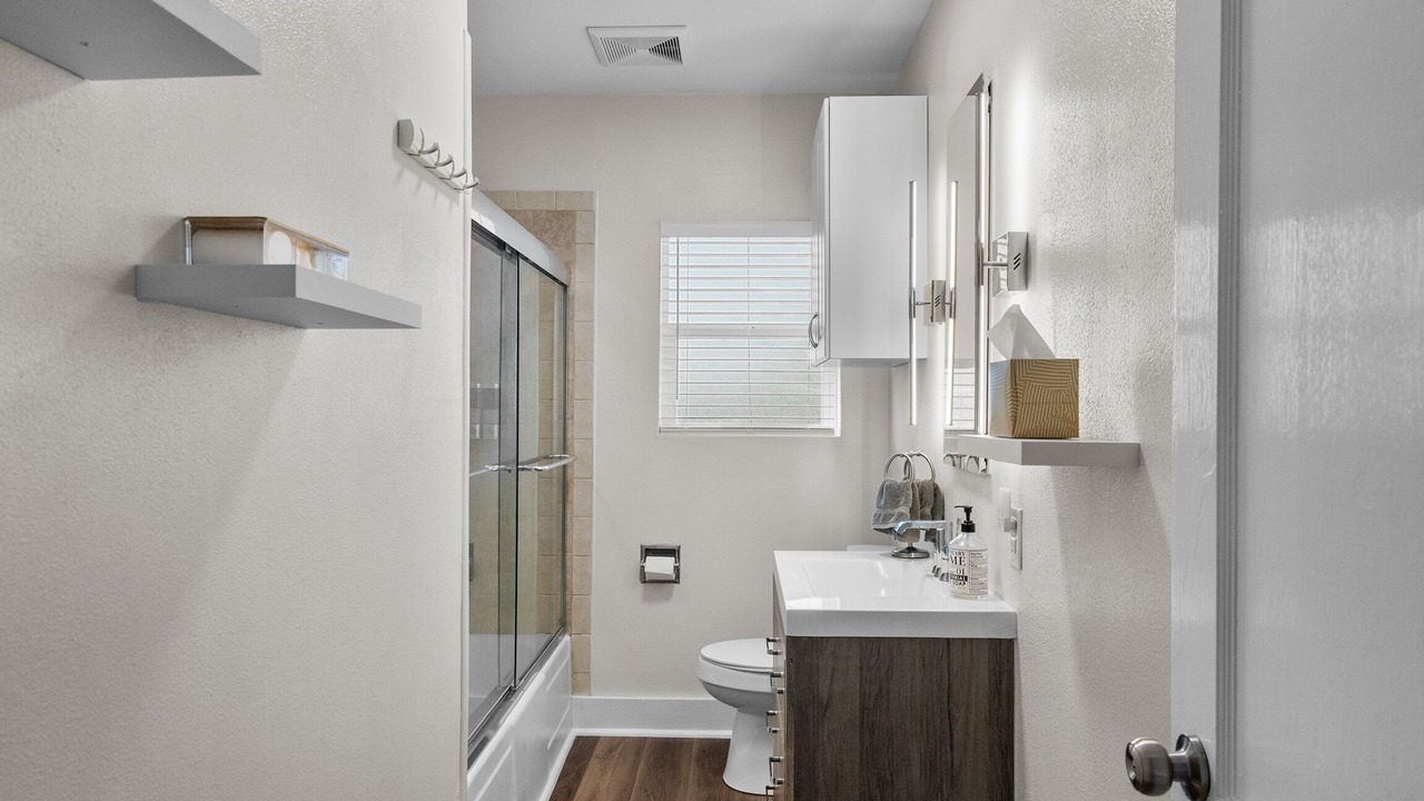 Photo of Bathroom in La Marque