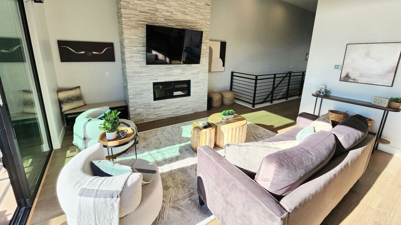 Photo of Livingroom in Hideout
