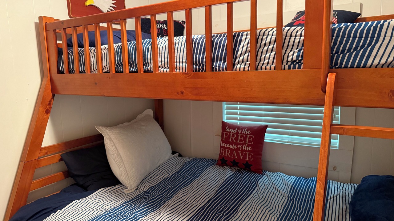 Photo of Bedroom in Cape Vincent