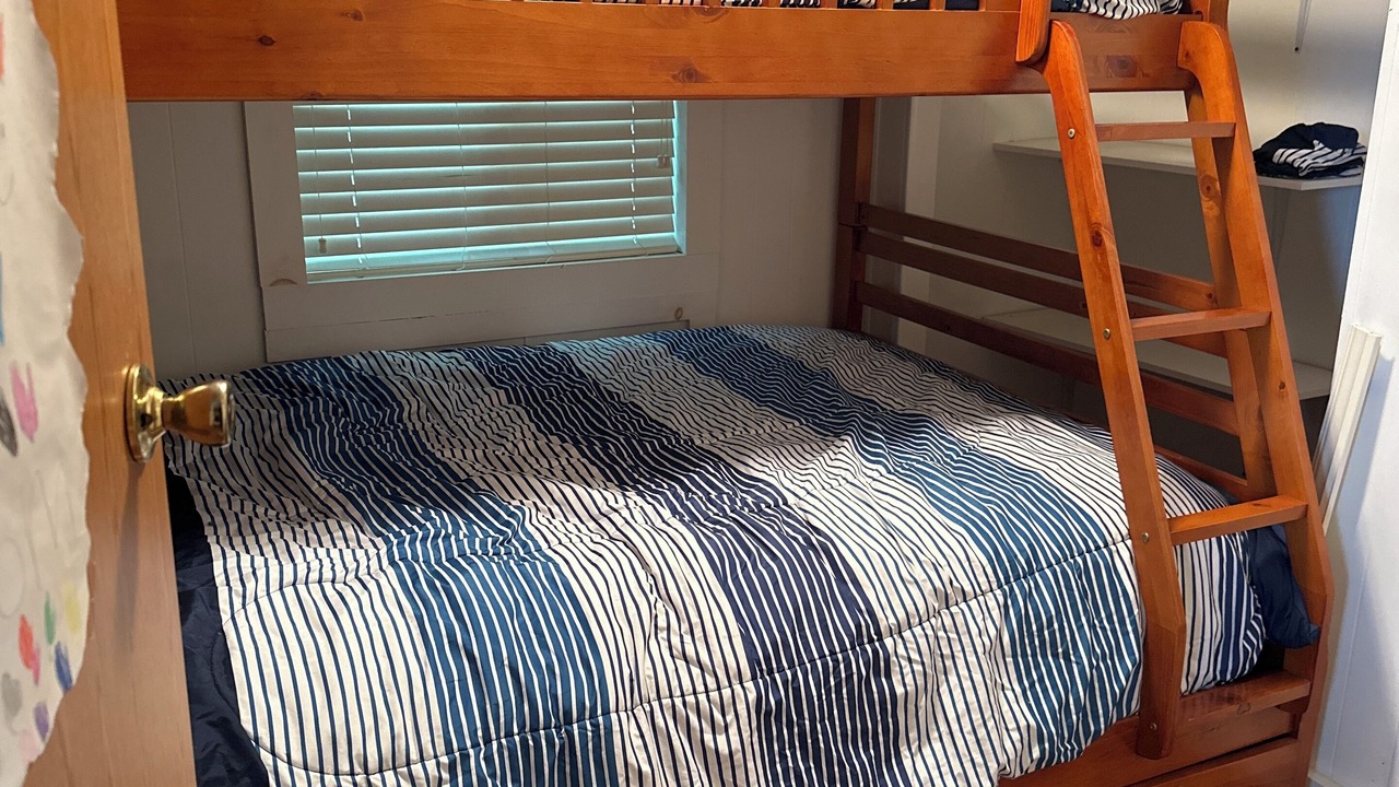 Photo of Bedroom in Cape Vincent
