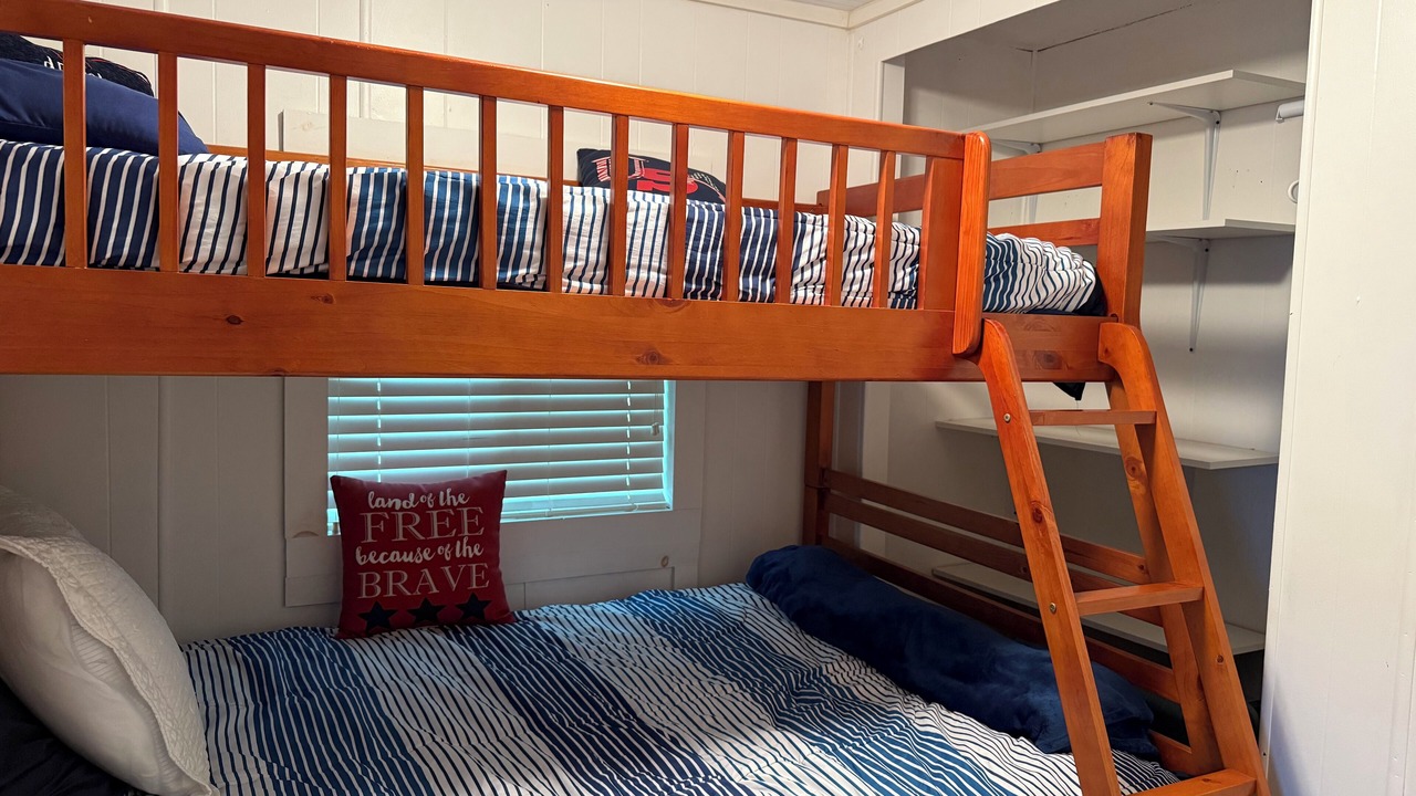Photo of Bedroom in Cape Vincent