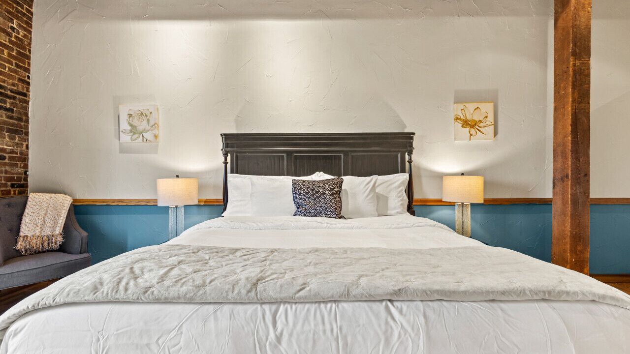 Photo of Bedroom in Downtown Springfield