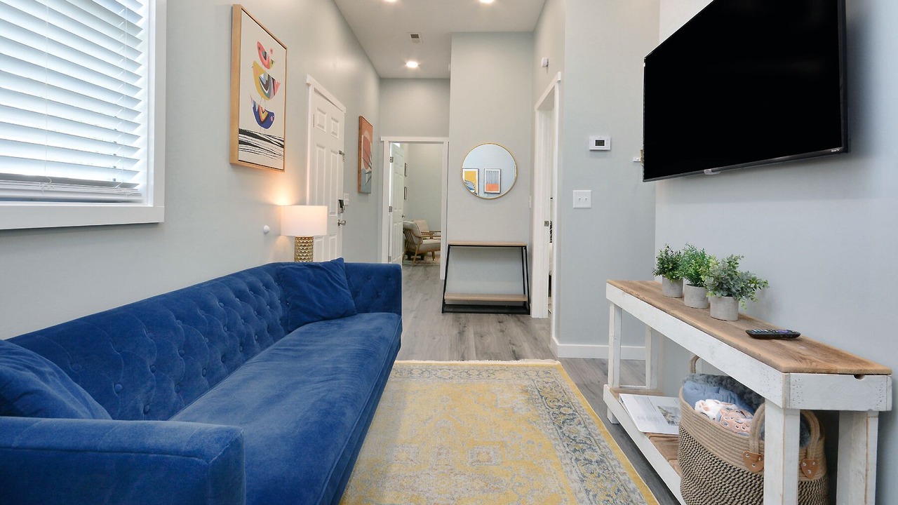 Photo of Livingroom in Elon College