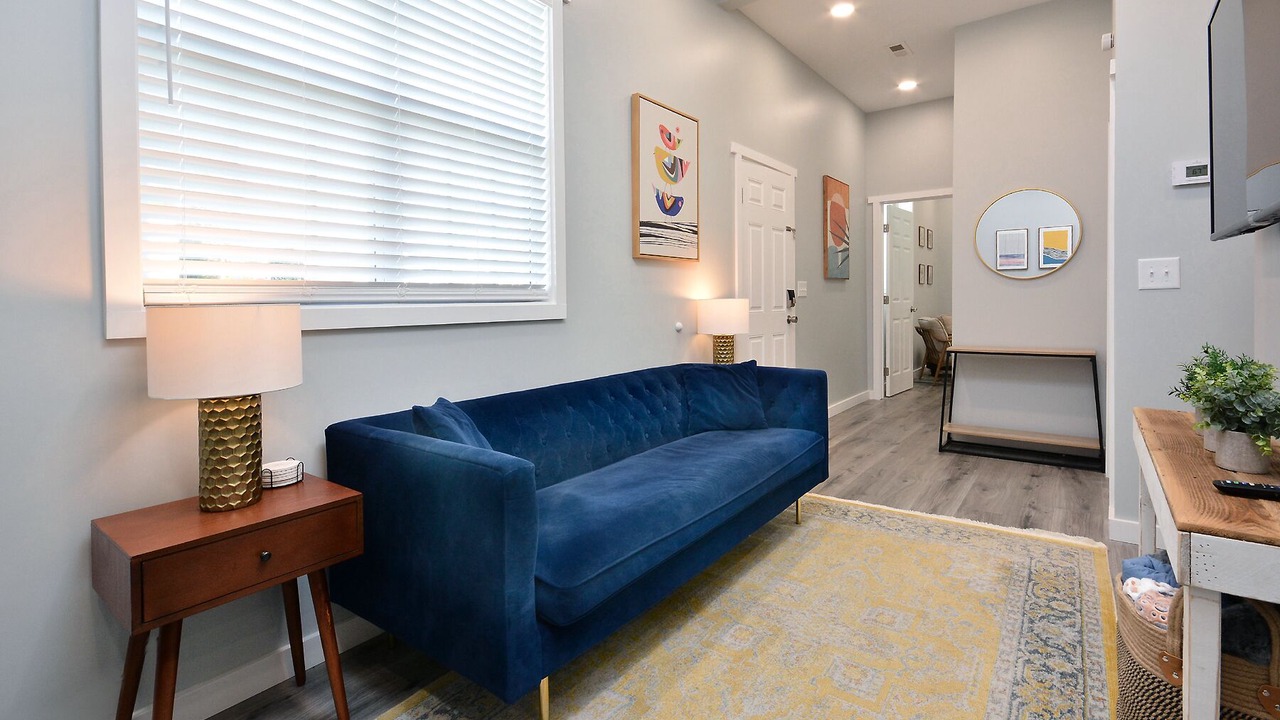 Photo of Livingroom in Elon College
