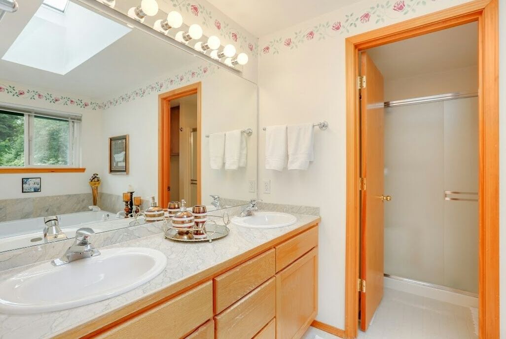 Photo of Bathroom in Kenmore