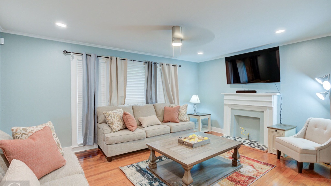 Photo of Livingroom in Highland Historic District