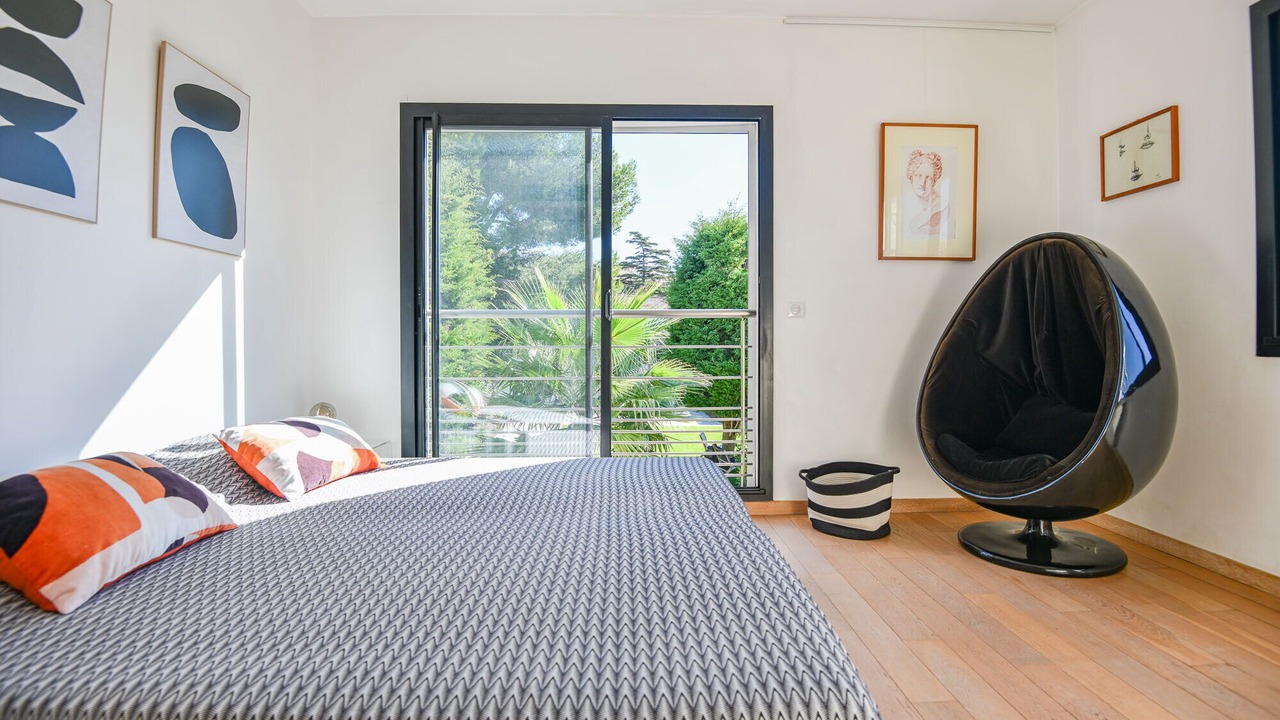 Photo of Bedroom in Saint-Lambert