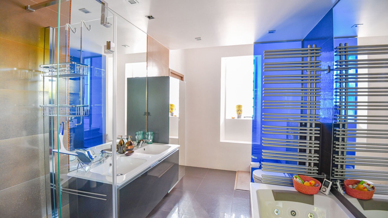 Photo of Bathroom in Saint-Lambert