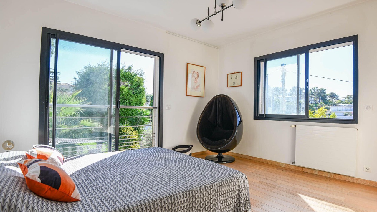 Photo of Bedroom in Saint-Lambert