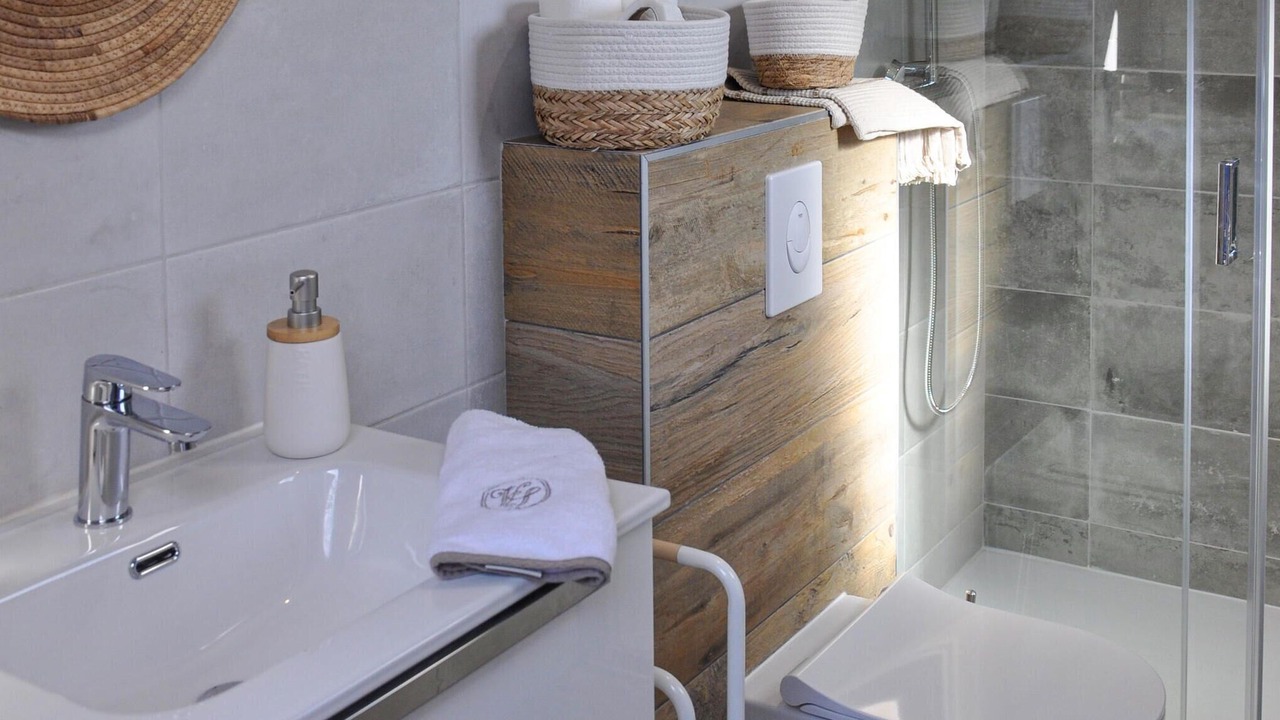 Photo of Bathroom in Bedarrides