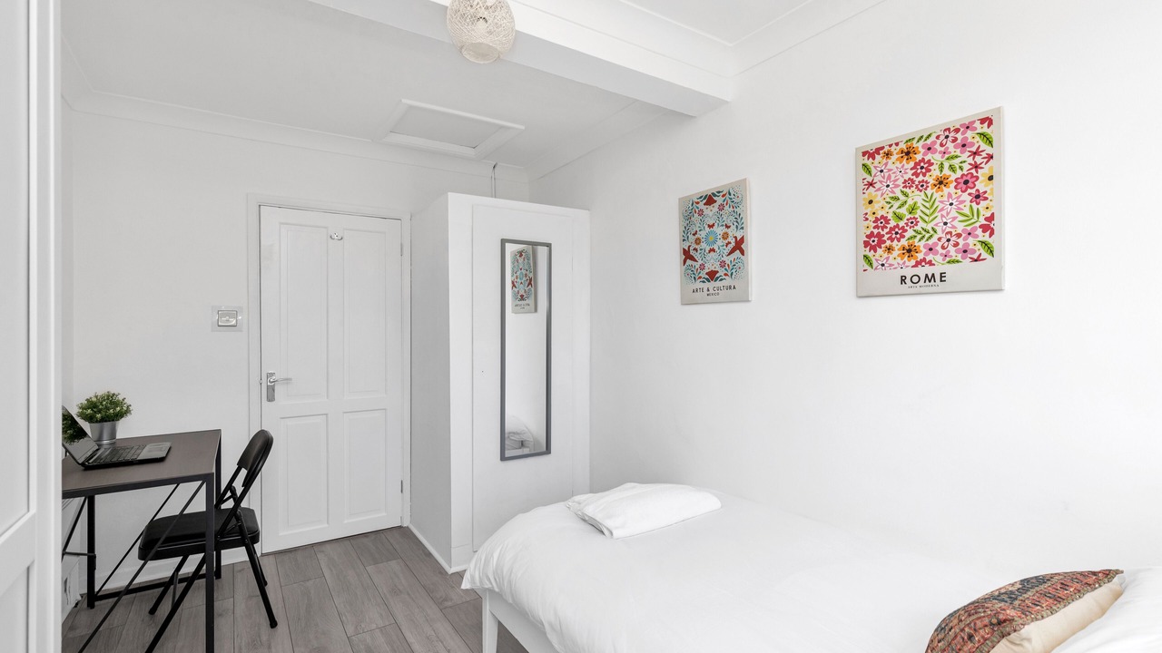 Photo of Bedroom in Church End