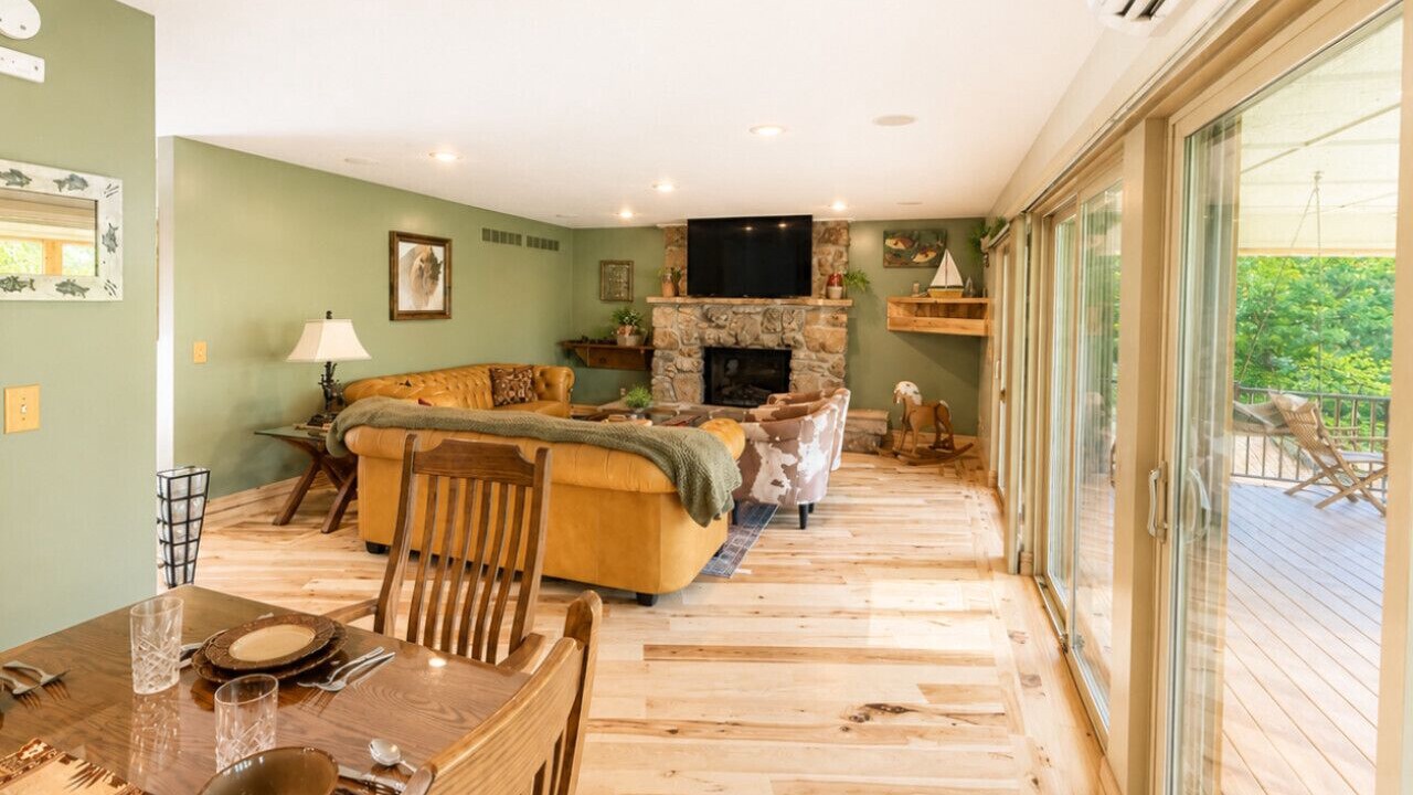 Photo of Livingroom in Sunrise Beach