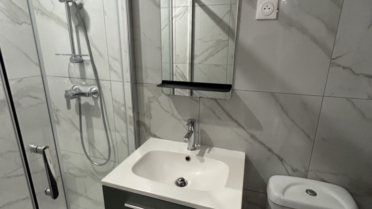 Photo of Bathroom in Louvres