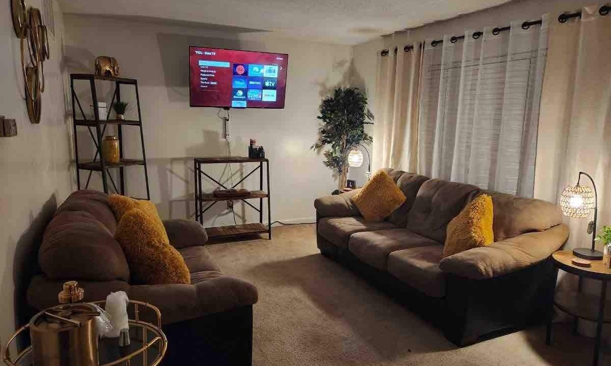 Photo of Livingroom in Cleveland